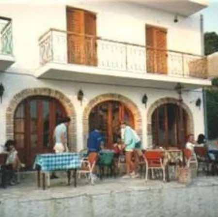 Pansion Alexandros Pensjonat 3*