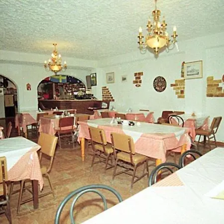 Pensionat Pansion Alexandros 3*